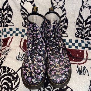 pastel goth floral docs!